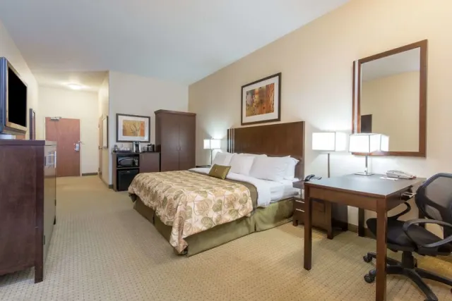 Ramada by Wyndham Wainwright - photo 2