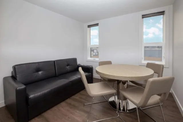 Ramada by Wyndham Fort McMurray - photo 4