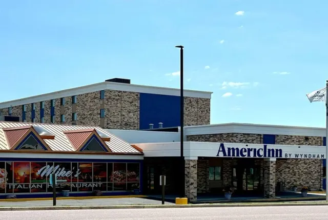 AmericInn & Suites By Wyndham Baraboo Event Center - photo 2