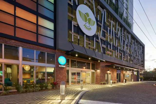 Tru by Hilton Fort Lauderdale Downtown - photo 4