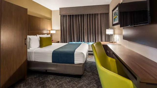 Best Western BrooklynConey Island Inn - photo 4