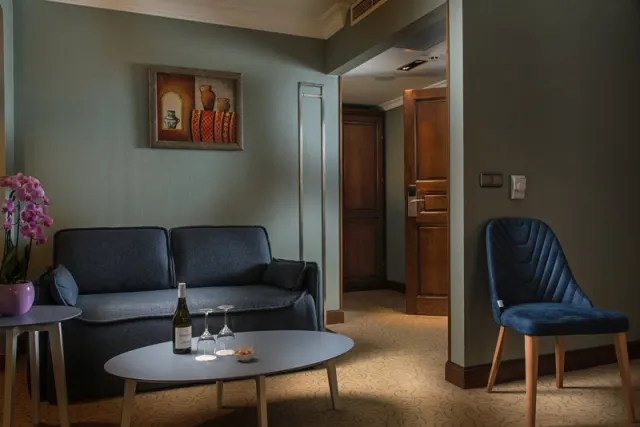 Rosslyn Thracia Hotel - photo 2