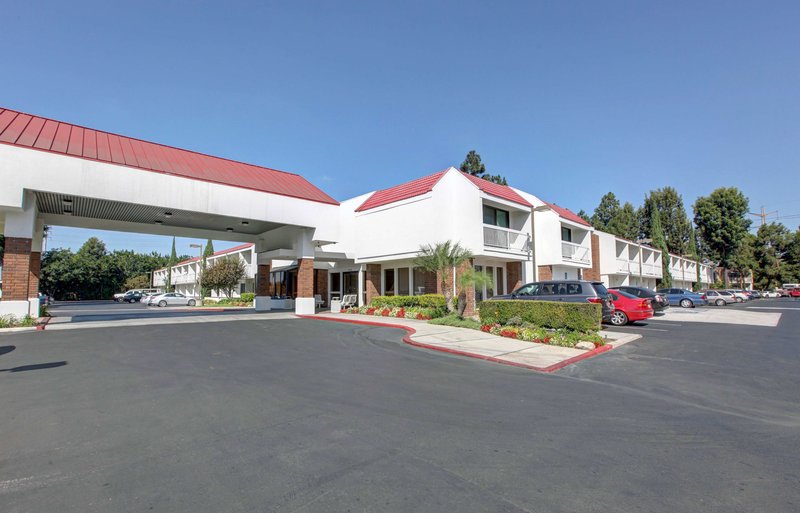 Motel 6 Irvine Orange County Airport - photo 1