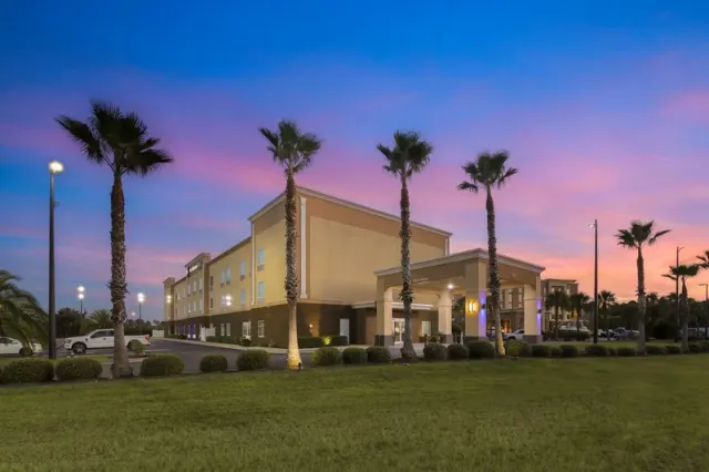 Best Western Plus Brunswick Inn  Suites - photo 3