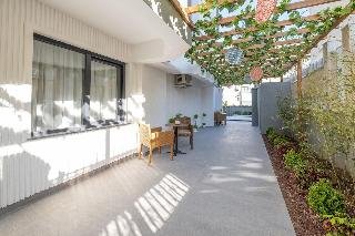 Wolf Suites - photo 1