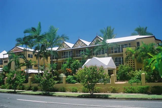 Cairns Queenslander Hotel & Apartments - photo 4