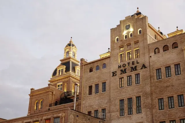 Hotel Emma, Texas
