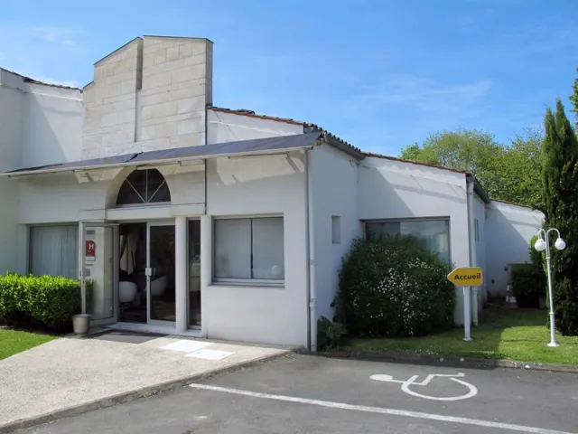 B&B HOTEL Saintes - fotografia 3