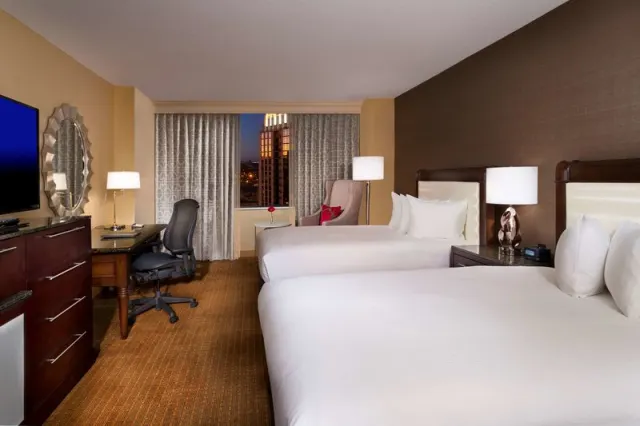 Hilton Minneapolis - 照片 3