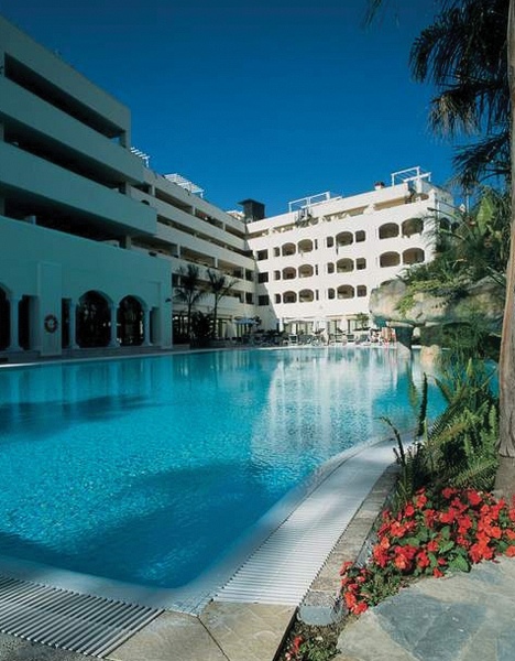 Guadalpin Suites - photo 4