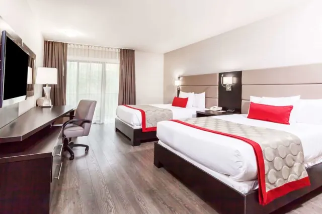 Ramada by Wyndham Ottawa On The Rideau - photo 4
