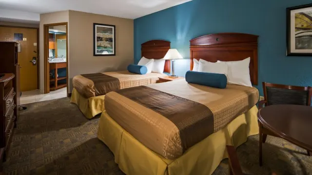 Days Inn by Wyndham Englewood Dayton Airport - photo 3
