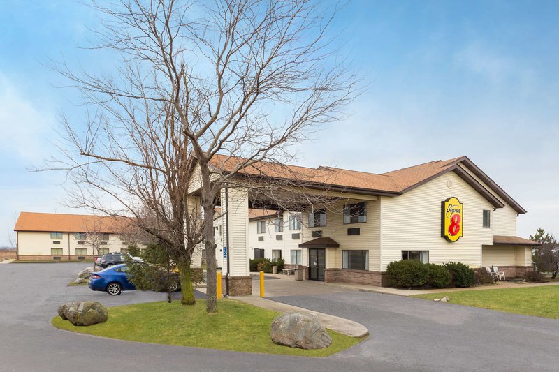 Super 8 by Wyndham Hebron Lowell Area - photo 1
