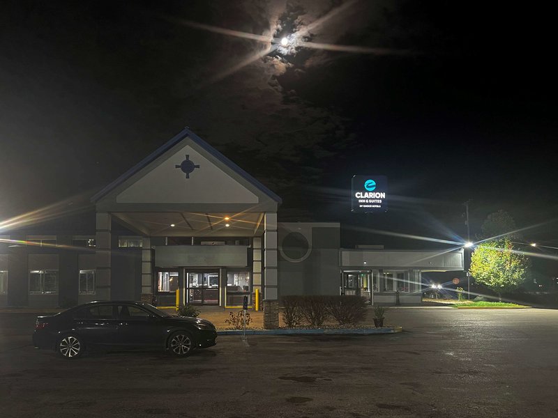 Days Inn By Wyndham Muskegon - photo 1