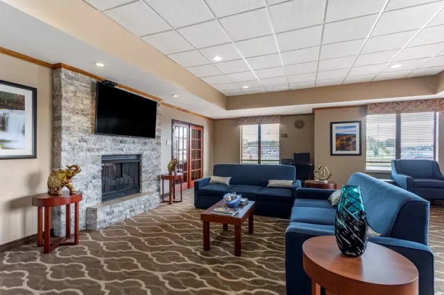University Inn of Carbondale - photo 2