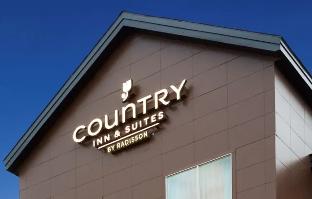 Country Inn  Suites by Radisson Buffalo MN - photo 3