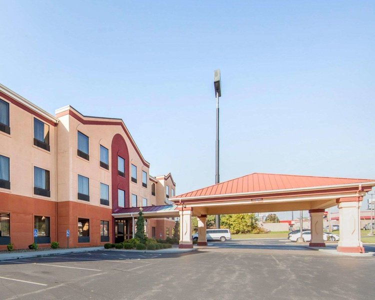 Comfort Suites - foto 1