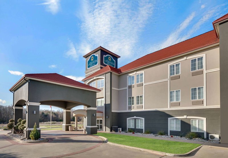 La Quinta Inn & Suites by Wyndham Sulphur Springs - photo 1