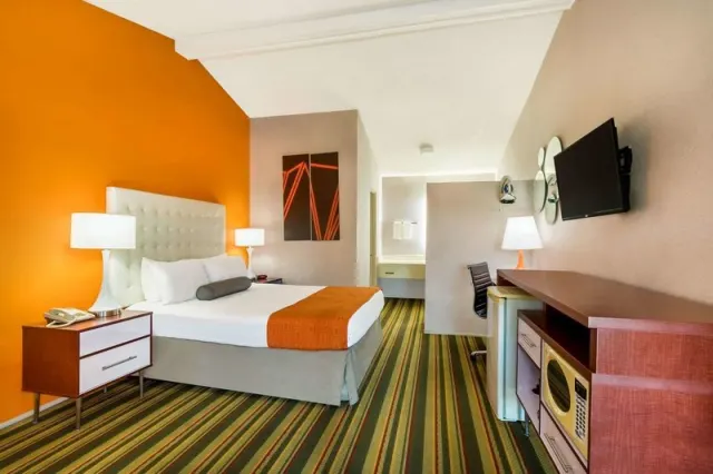Howard Johnson by Wyndham Phoenix Airport/Downtown Area - foto 3
