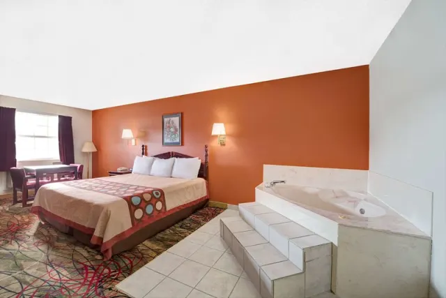 Super 8 by Wyndham Dallas South - photo 3