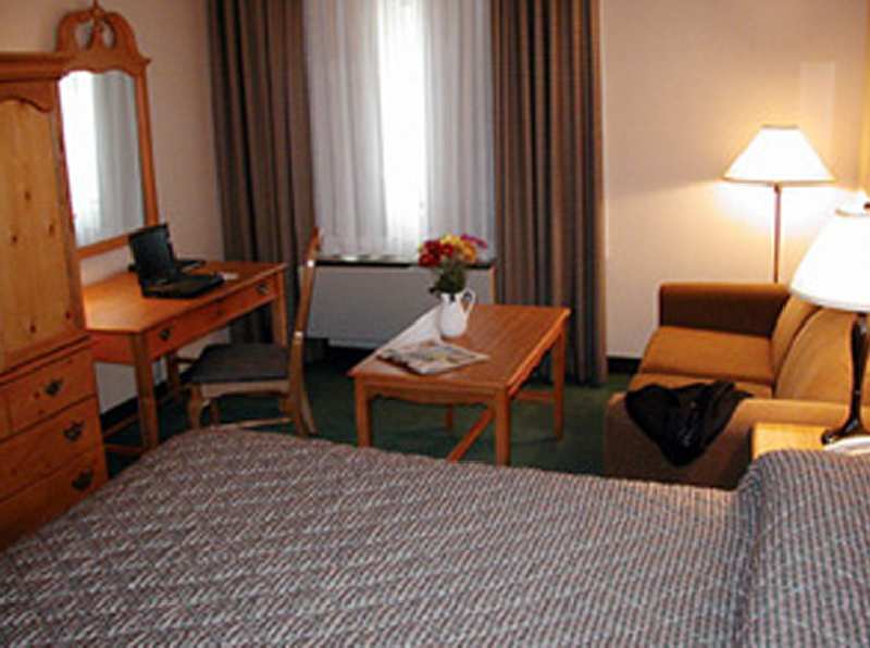 Ramada by Wyndham Salt Lake City North Temple - foto 2