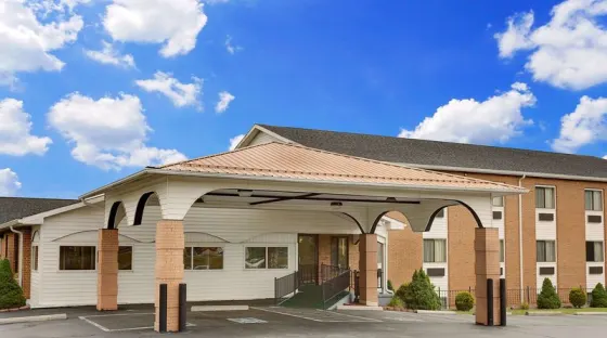 Super 8 by Wyndham Hillsville