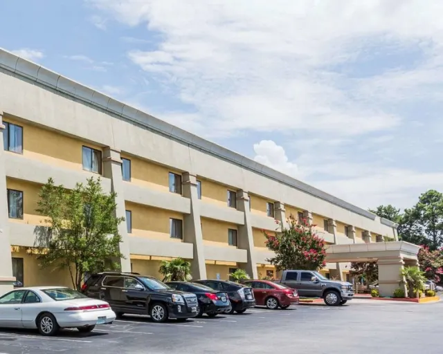 Quality Inn & Suites Atlanta Airport South - photo 2