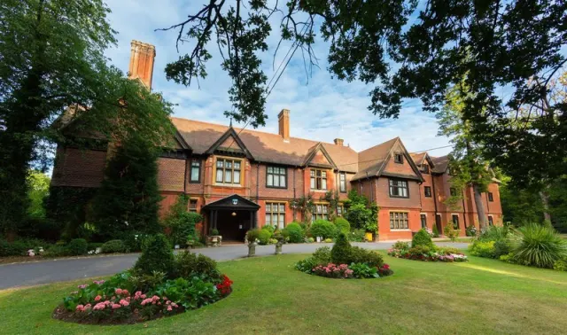 Stanhill Court, Horley
