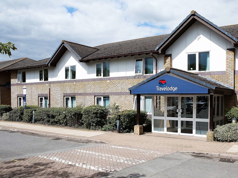 Travelodge Bicester Cherwell Valley M40 - photo 1