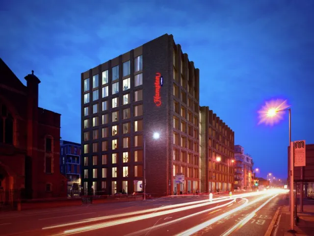 Hampton Inn & Suites Manchester-Bedford - photo 2