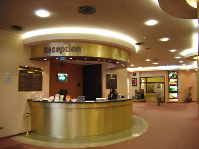 Astoria Grand Hotel - foto 3