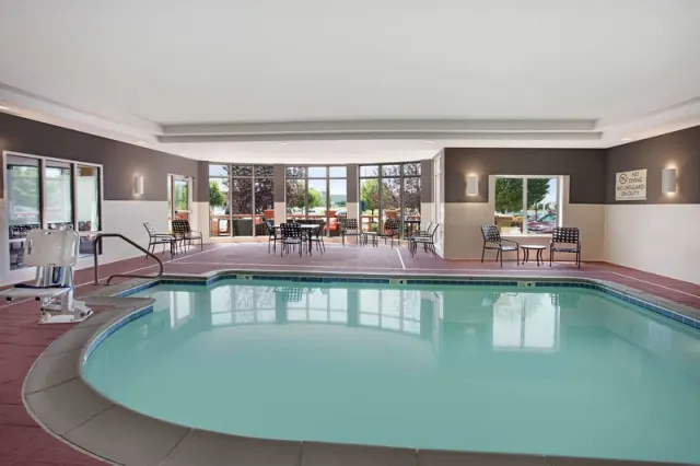 Hilton Garden Inn Merrillville - photo 3