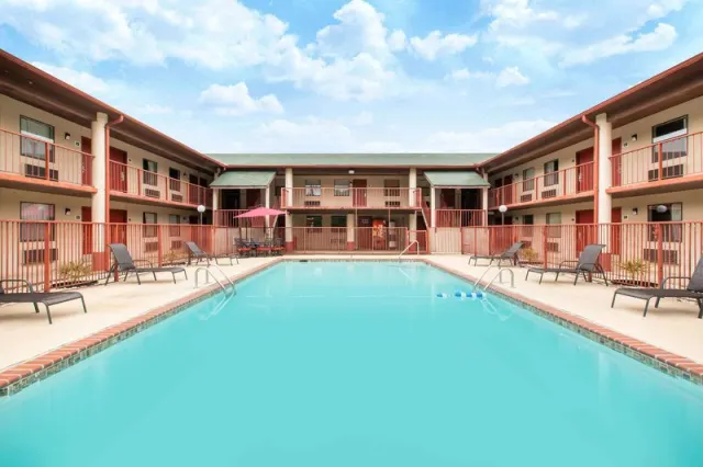 Super 8 by Wyndham Malvern - fotografija 4