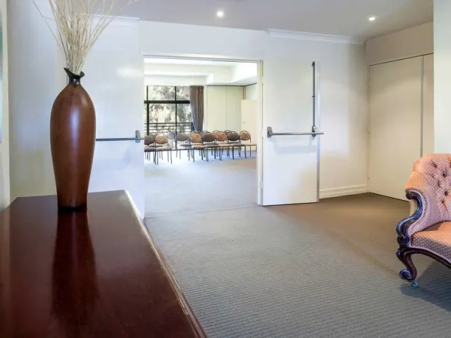 ibis Styles Tamworth - photo 3