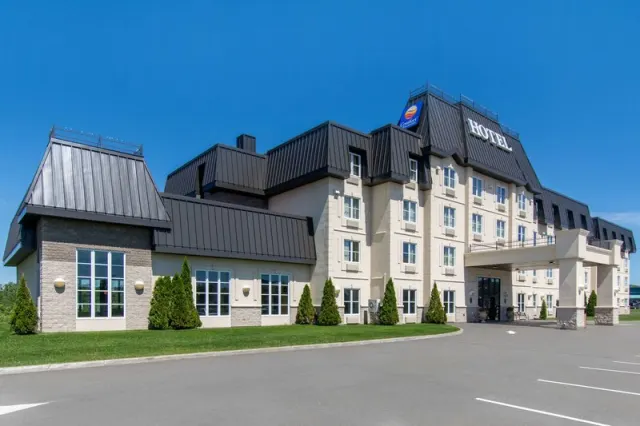 Comfort Inn & Suites - photo 2