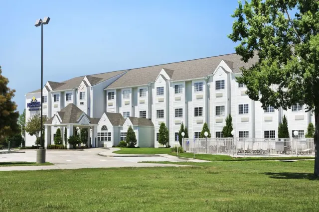 Microtel Inn & Suites by Wyndham Baton Rouge, Baton Rouge