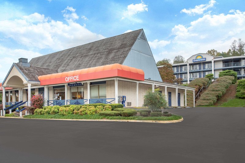 Days Inn by Wyndham Lexington - photo 1