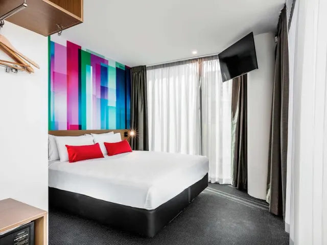 ibis Styles Brisbane Elizabeth Street Hotel - photo 3
