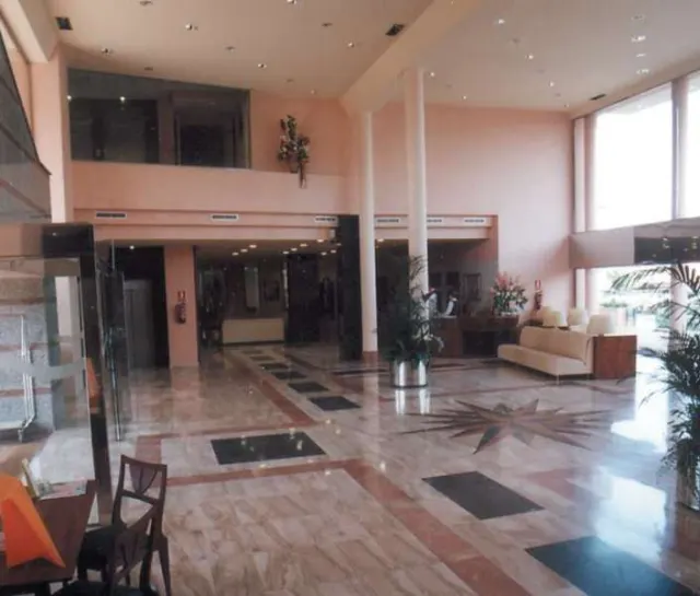 4R Regina Gran Hotel - photo 3
