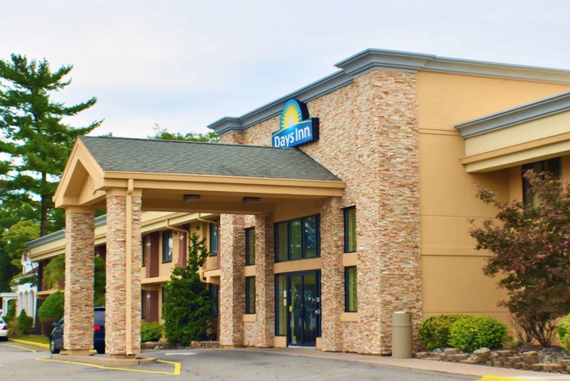 Days Inn by Wyndham Wayne - photo 1