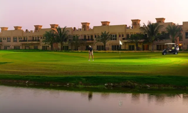 Al Hamra Village Hotel - photo 4