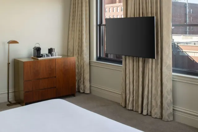 Hotel Savoy Kansas City Tapestry Collection by Hilton - photo 3