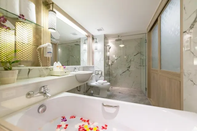 Katathani Phuket Beach Resort - photo 4