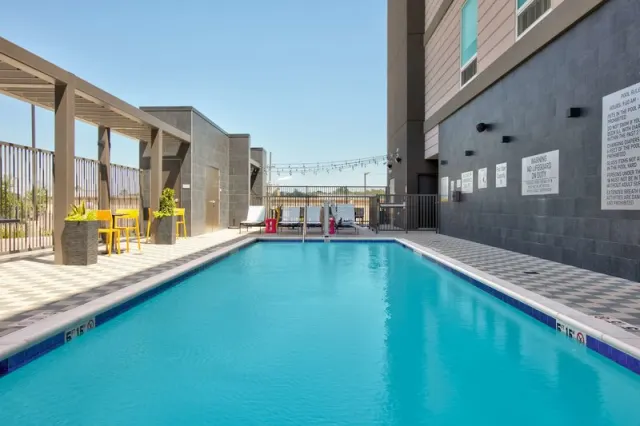Home2 Suites by Hilton Huntsville - photo 4