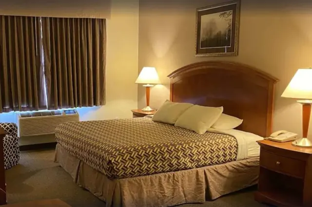 A Riverside Inn Travelodge by Wyndham - photo 4