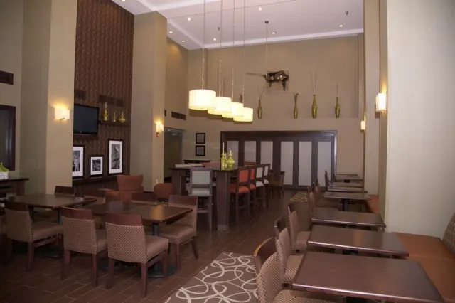 Hampton Inn  Suites Hobbs - photo 3