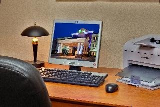 Holiday Inn Express & Suites Vermillion - photo 4