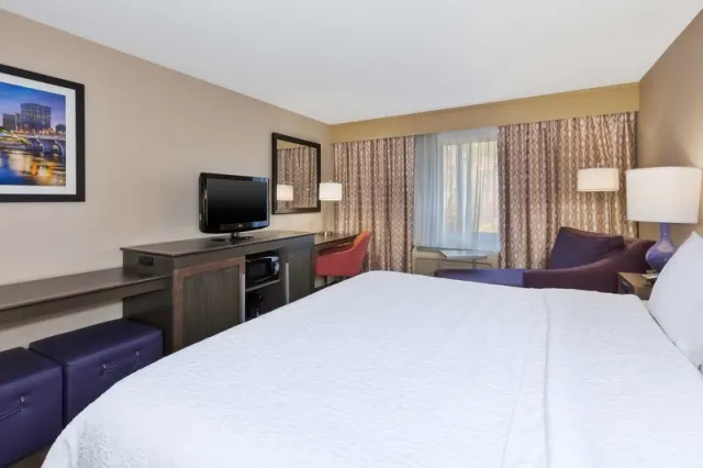 Hampton Inn Waterbury - photo 4