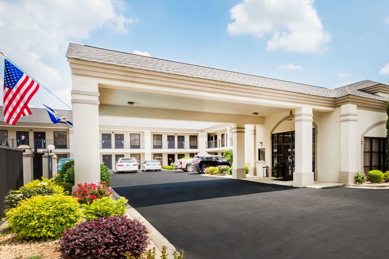 Days Inn by Wyndham Oneonta AL - photo 1