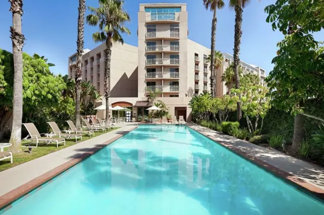 Embassy Suites Brea North Orange County - photo 3